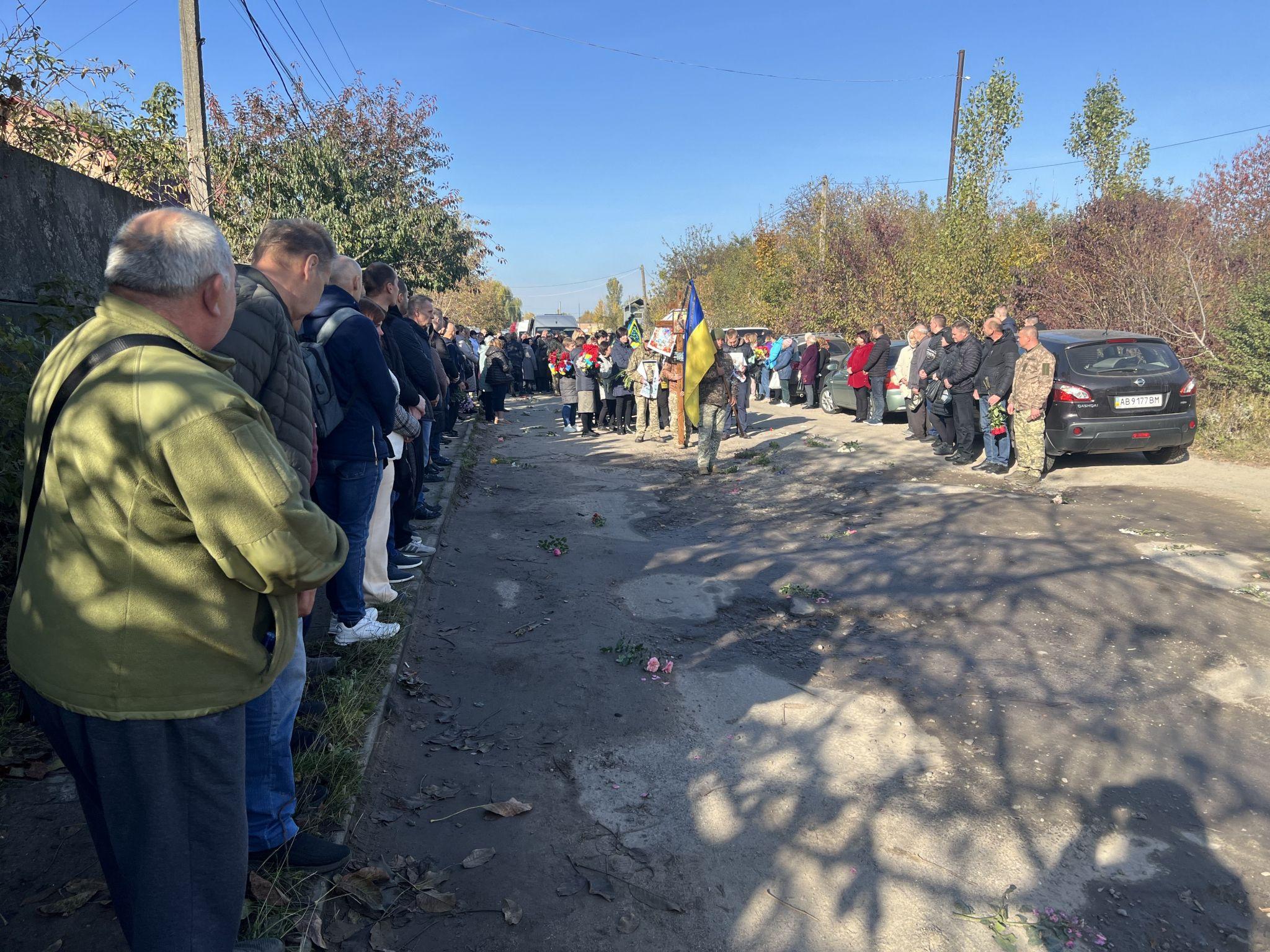 Новини Вінниці - фото з «Він був для нас сонечком». Вінниця провела в останній шлях захисника Романа Громлюка