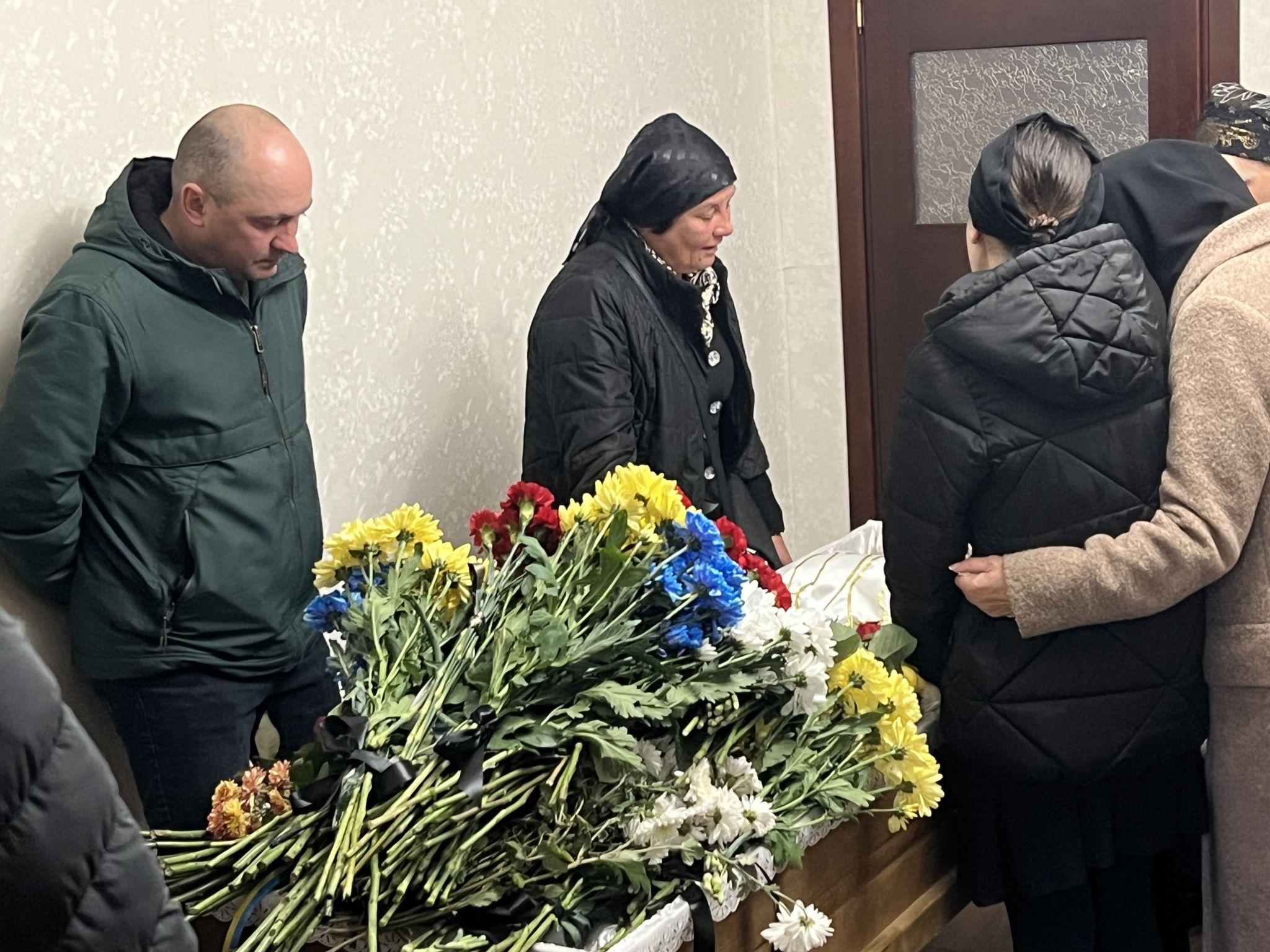 Новини Вінниці - фото з «Він був для нас сонечком». Вінниця провела в останній шлях захисника Романа Громлюка