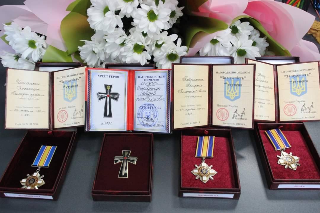 Новини Хмельницького - фото з Чотирьох захисників з Хмельницького району відзначили нагородами посмертно