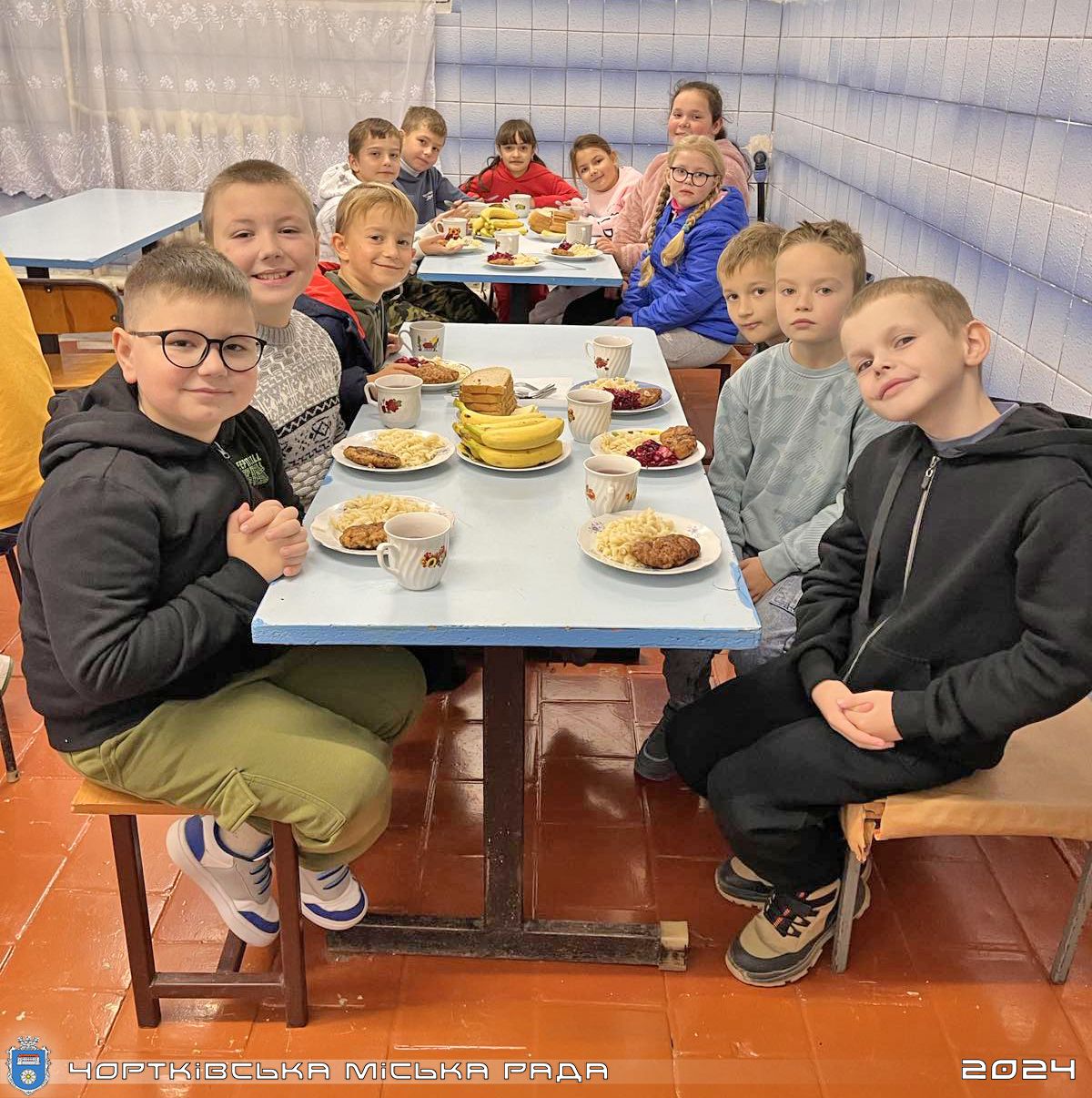 Новини Тернополя - фото з Учнів 1-4 класів Чортківської громади розпочали харчувати безоплатно