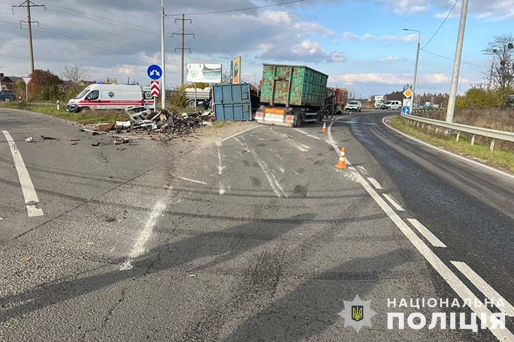 причину автопригоди на кременеччині встановлюють працівники поліції