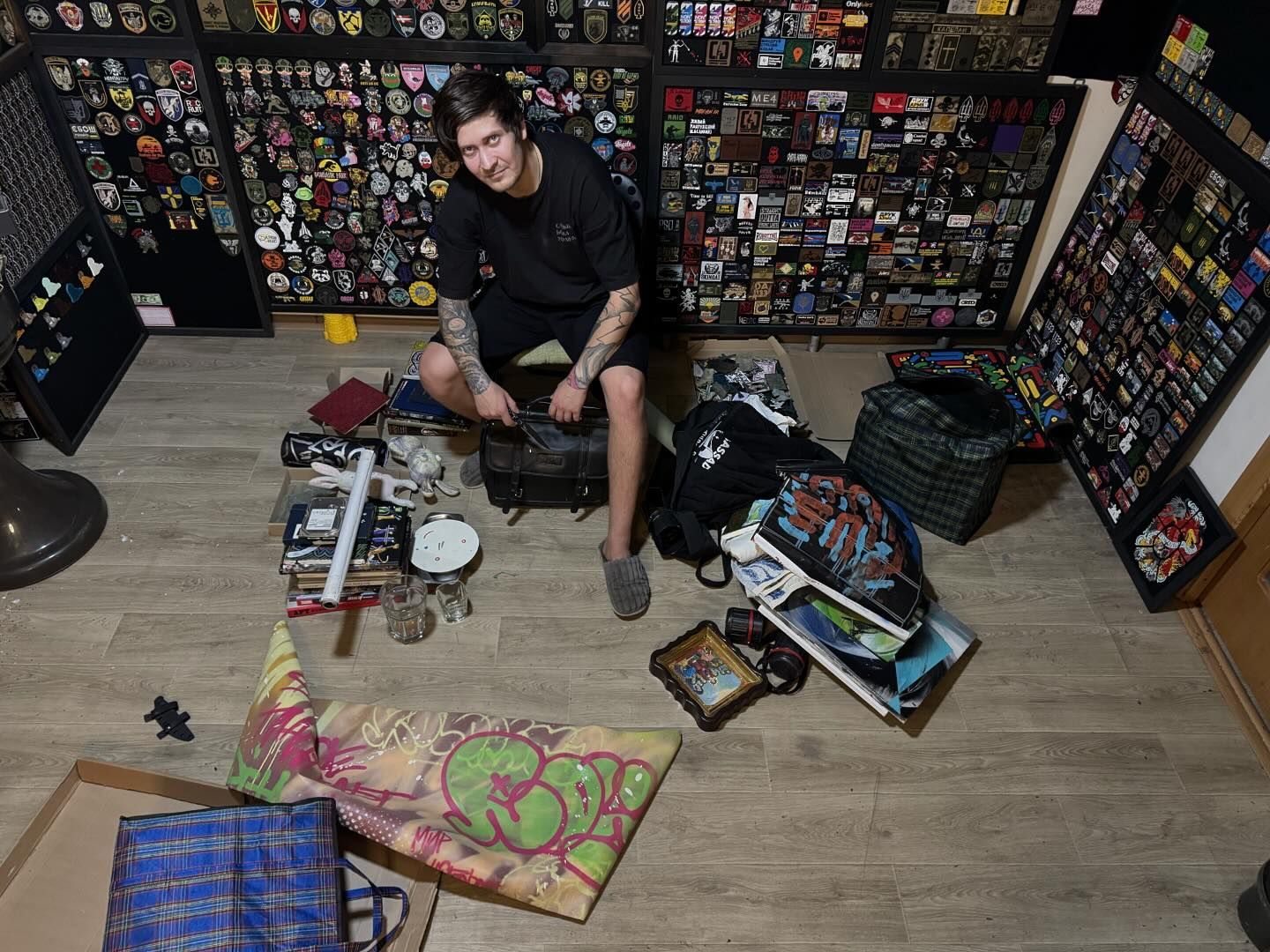 Новини Вінниці - фото з Художник з Вінниці Максим Кільдеров придбав збитий дрон Герань-2 і розмалював його