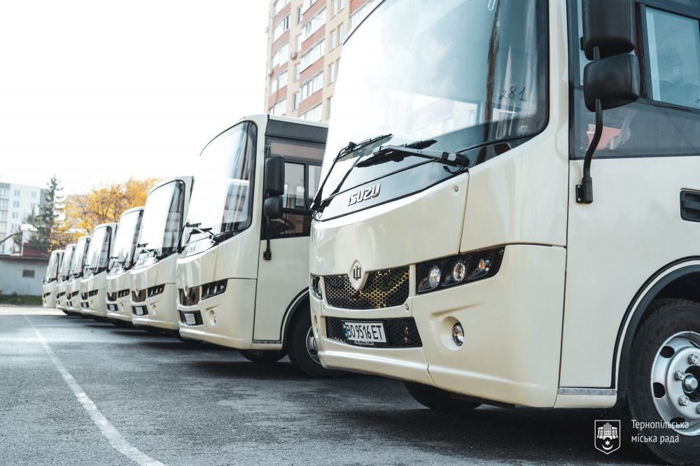 Новини Тернополя - фото з Вісім нових автобусів привезли у Тернопіль. А ви задоволені тим, як працює маршрутна мережа?