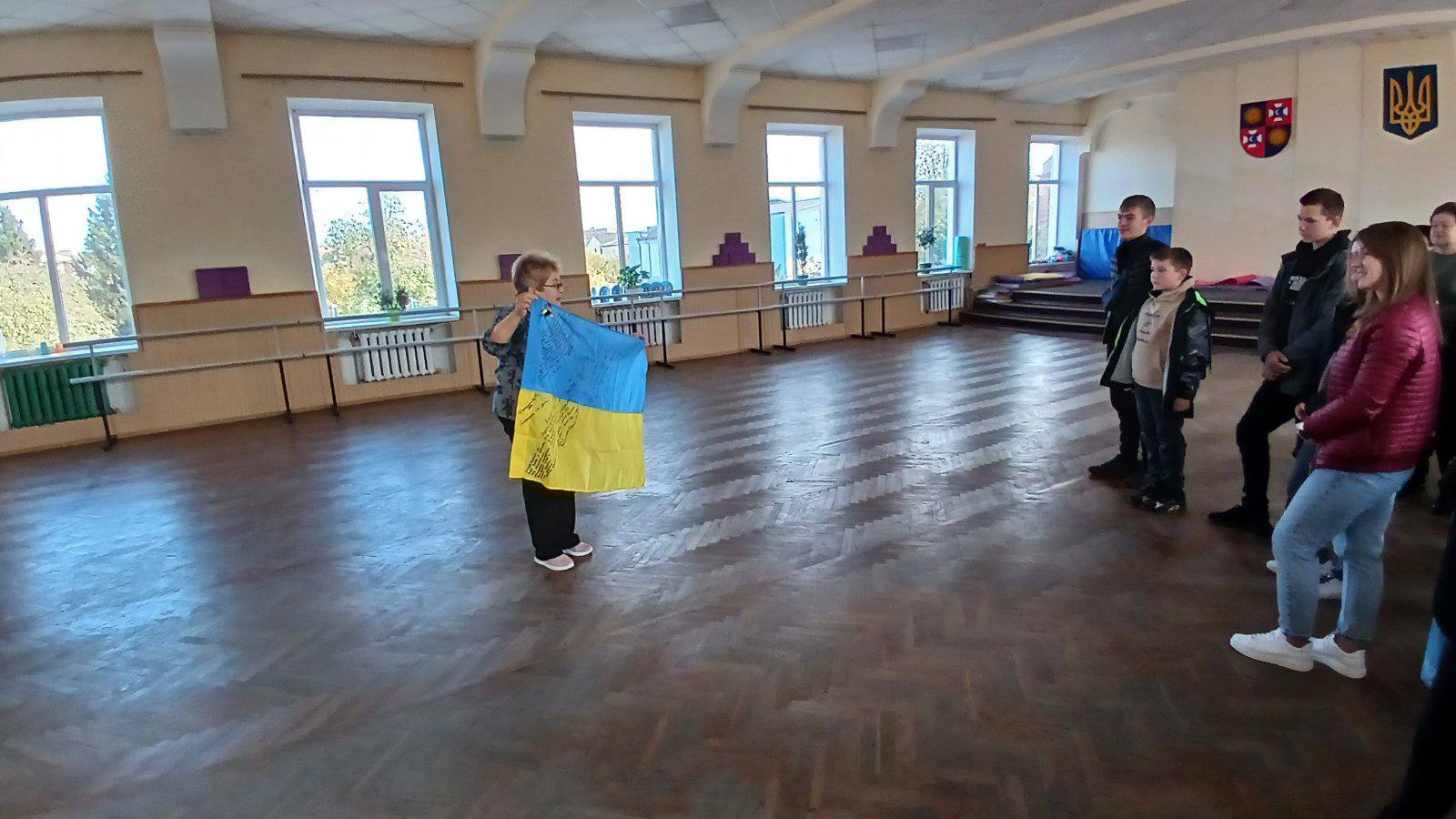 Новини Козятина - фото з За кошти з благодійного ярмарку купили 1000 реторт пакетів та два рулони спанбонду