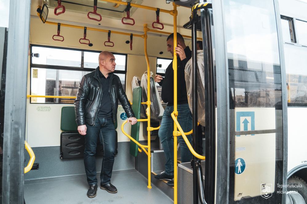 Новини Тернополя - фото з Вісім нових автобусів привезли у Тернопіль. А ви задоволені тим, як працює маршрутна мережа?