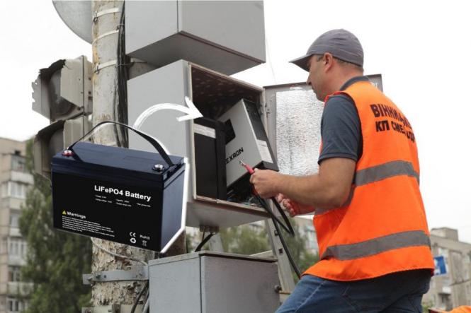 Безперебійники для світлофорів: де будуть працювати та які перехрестя у Вінниці планують ними обладнати?