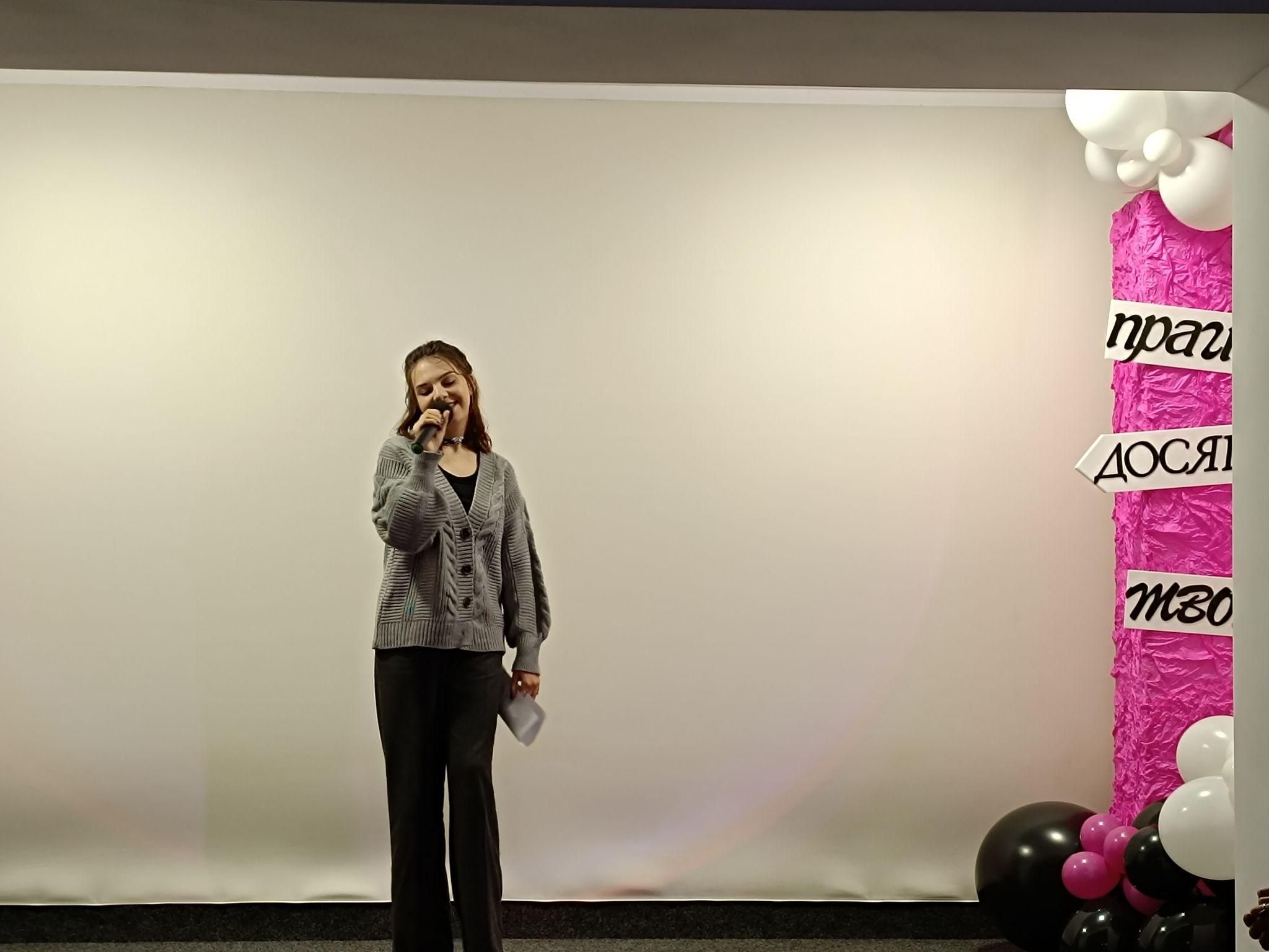 Новини Козятина - фото з Співали під гітару Yaktak і читали вірші про кохання у молодіжному просторі Козятина