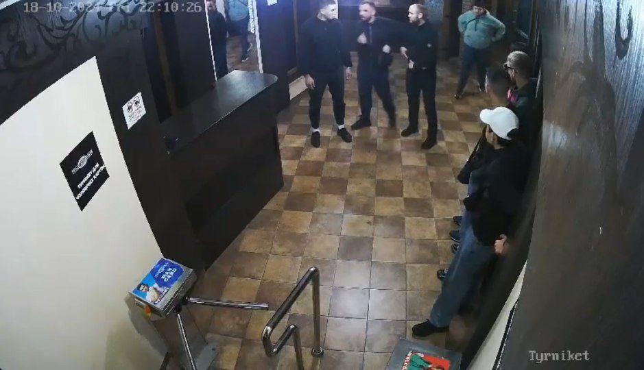 Новини Вінниці - фото з Відомі вінницькі боксери влаштували бійку зі зброєю: що відбулося в «Мода Барі»? (ОНОВЛЕНО)