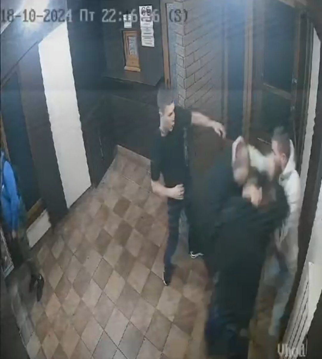 Новини Вінниці - фото з Відомі вінницькі боксери влаштували бійку зі зброєю: що відбулося в «Мода Барі»? (ОНОВЛЕНО)