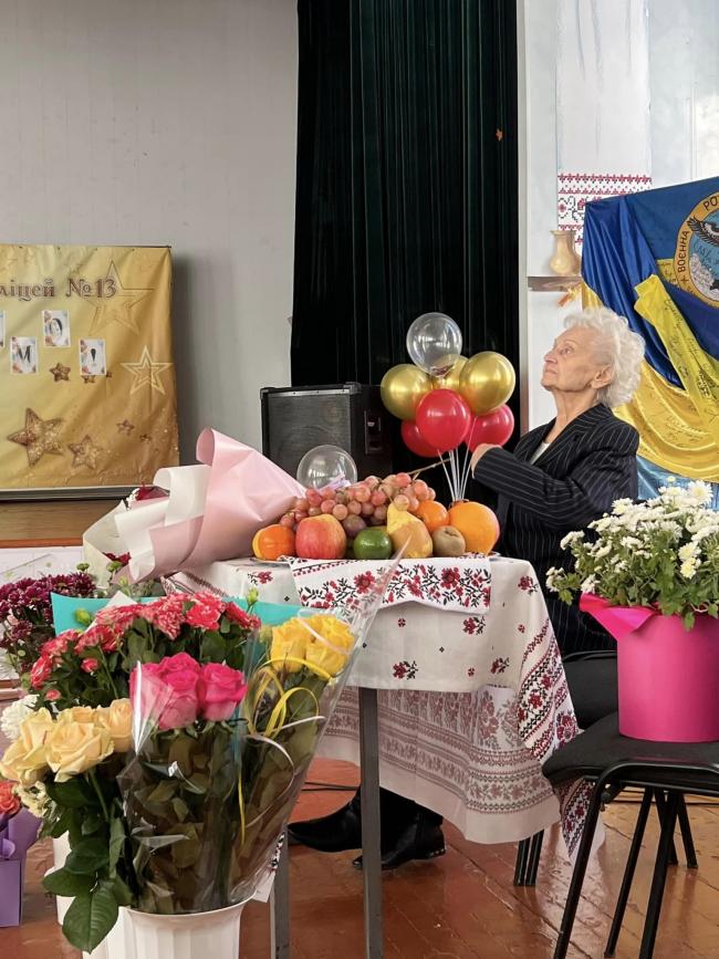 Новини Вінниці - фото з Легендарна вчителька-вогник Лариса Богатчук відзначила 90-річний ювілей
