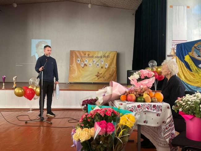 Новини Вінниці - фото з Легендарна вчителька-вогник Лариса Богатчук відзначила 90-річний ювілей