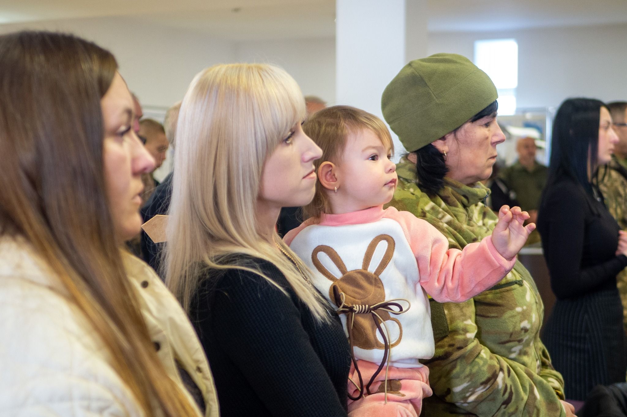 Новини Тернополя - фото з Рідним загиблих Героїв Тернопільщини передали державні нагороди