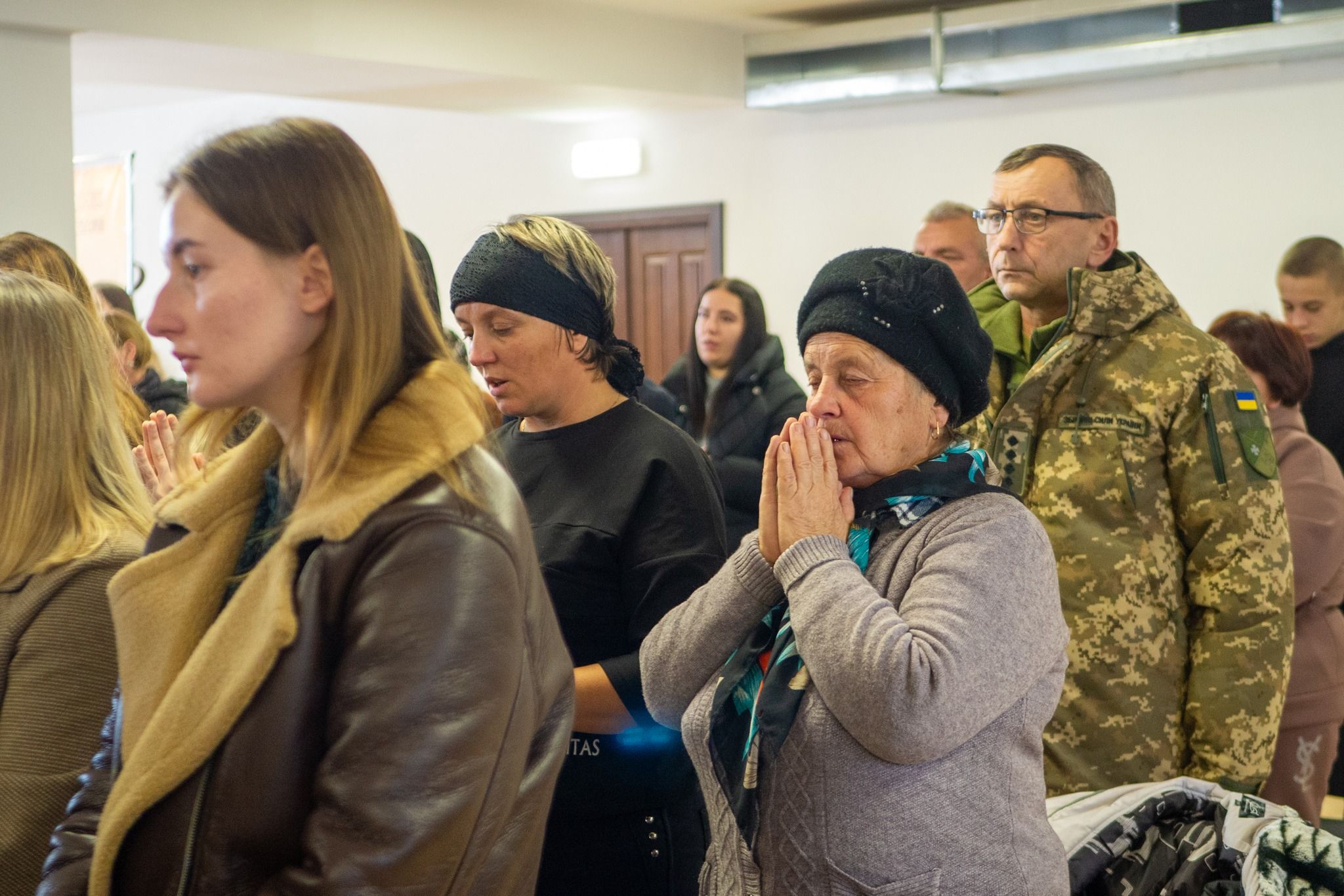 Новини Тернополя - фото з Рідним загиблих Героїв Тернопільщини передали державні нагороди