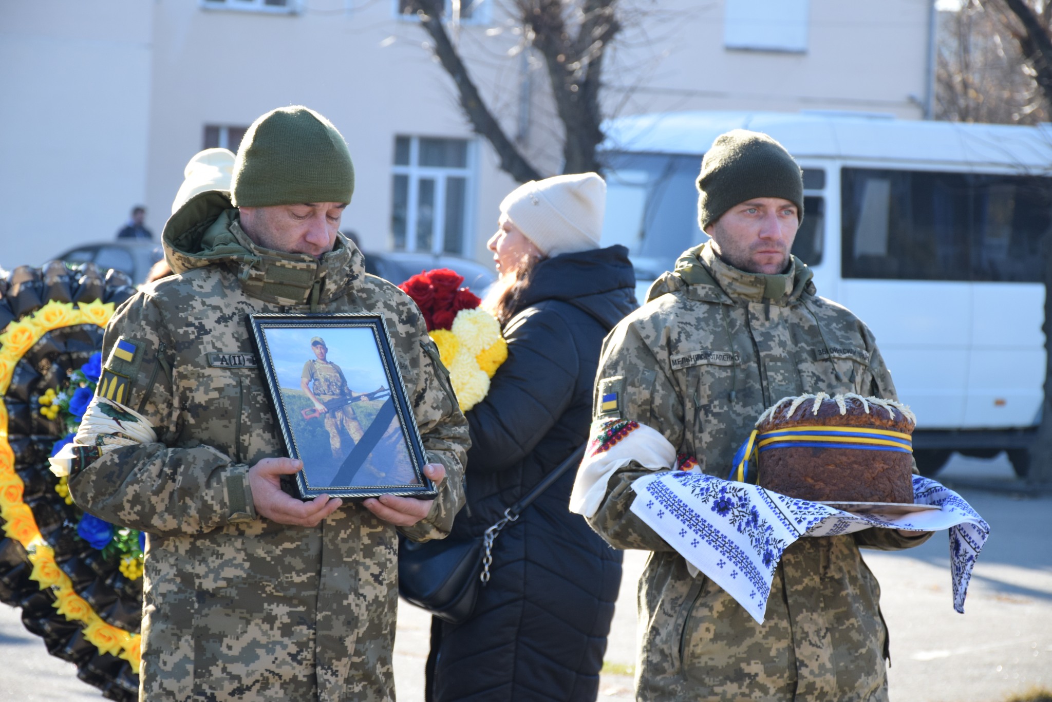 Новини Хмельницького - фото з Не стало шести військових з Хмельниччини: імена На зображенні може бути: 3 людини та текст