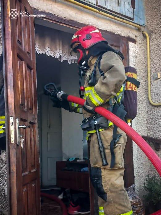 Новини Тернополя - фото з Горів житловий будинок на Підгаєччині