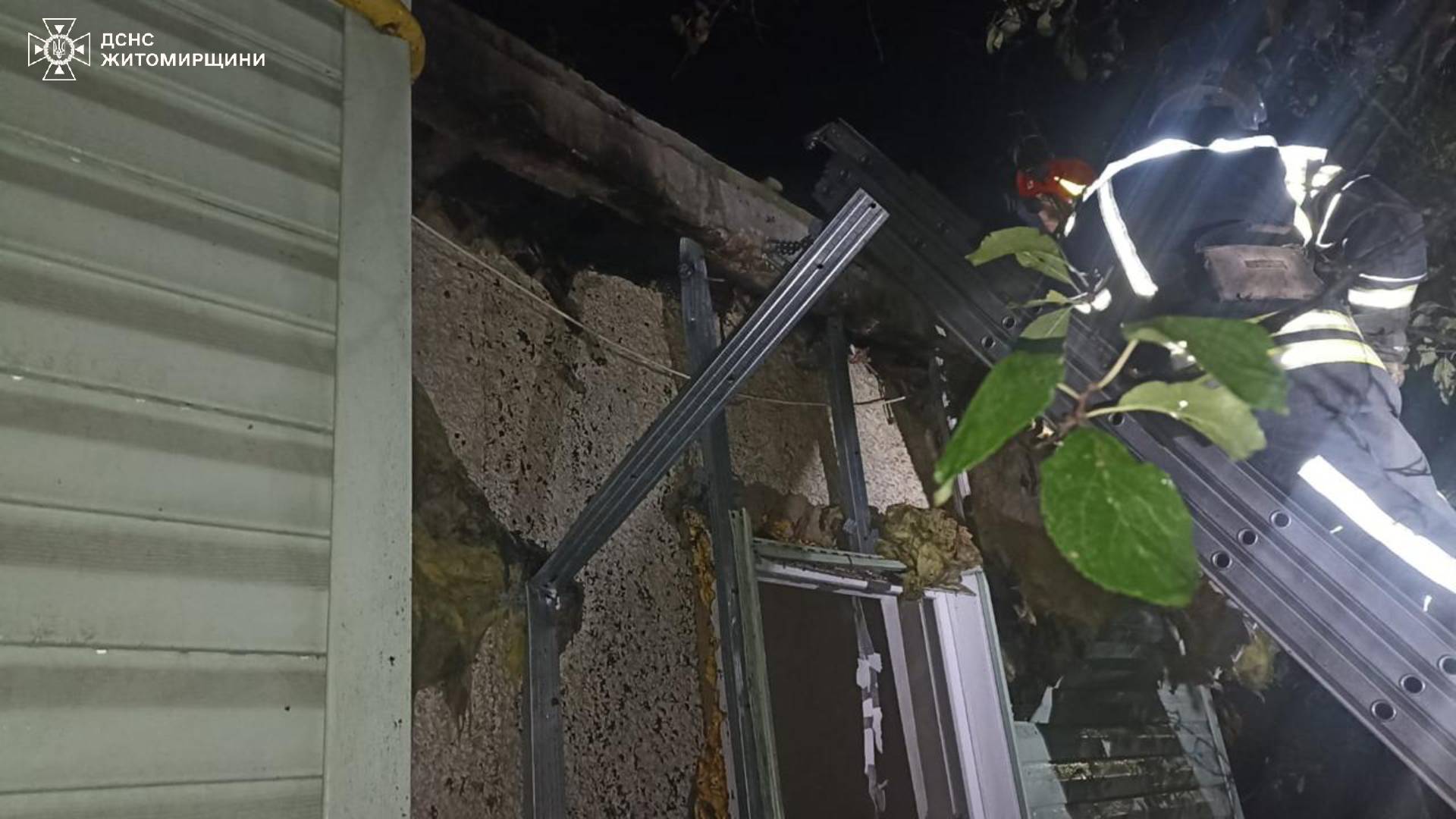 Новини Житомира - фото з За добу рятувальники Житомирщини ліквідували 10 пожеж