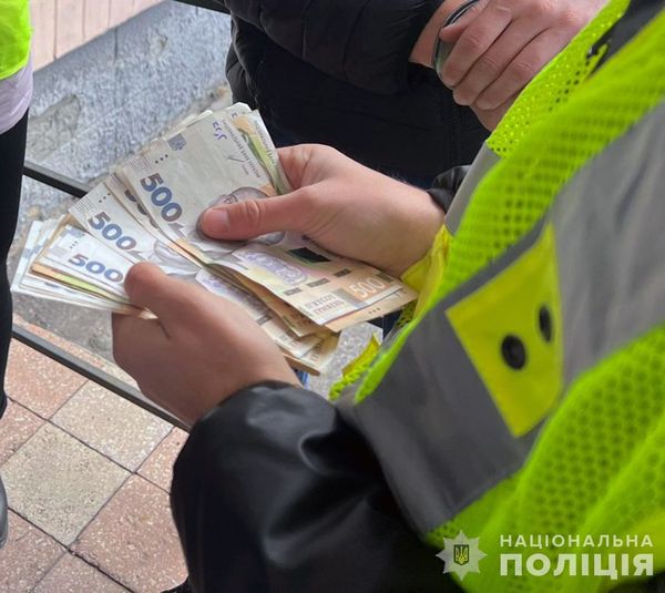Новини Житомира - фото з У Житомирі затримали інструктора автошколи, який за 14 тисяч гривень обіцяв «допомогу» у складанні іспиту