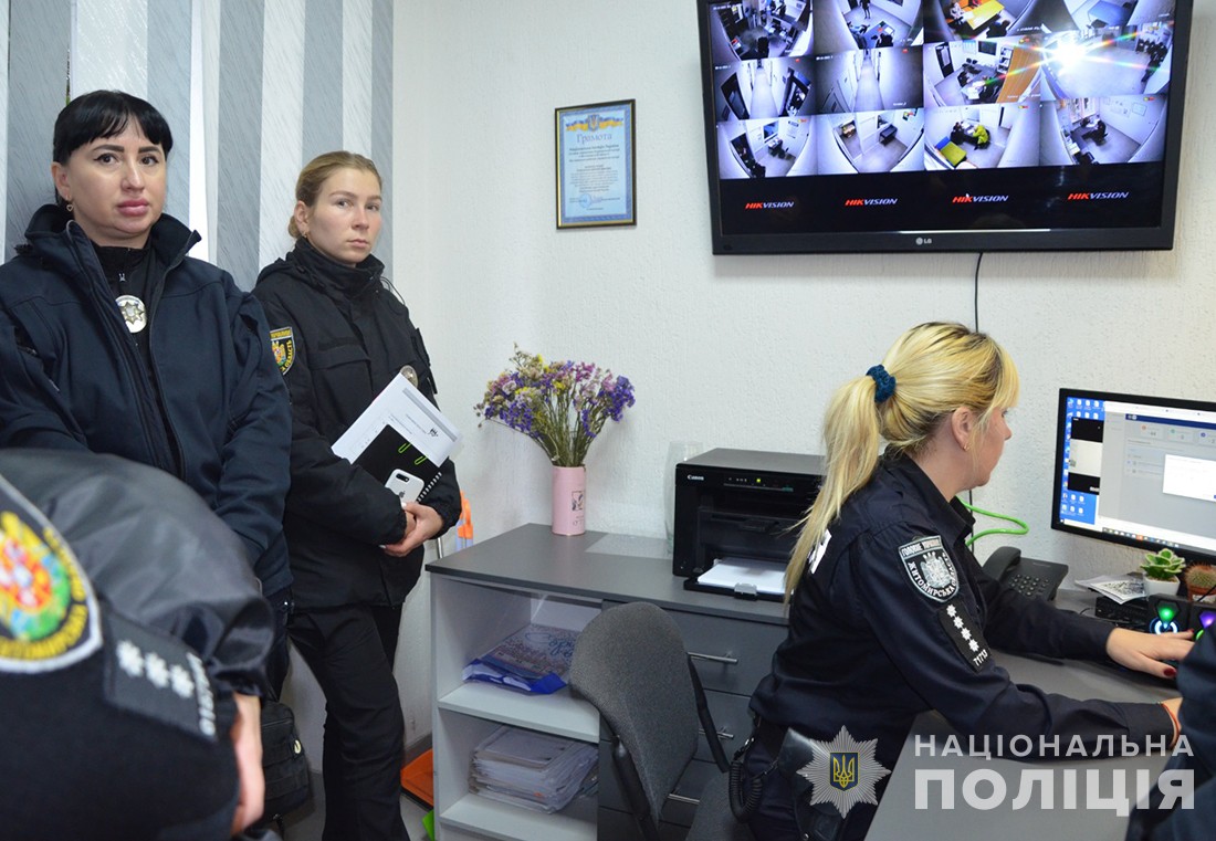 житомирські поліцейські обговорили  з колегами механізми захисту прав людини та роботу системи «custody records»