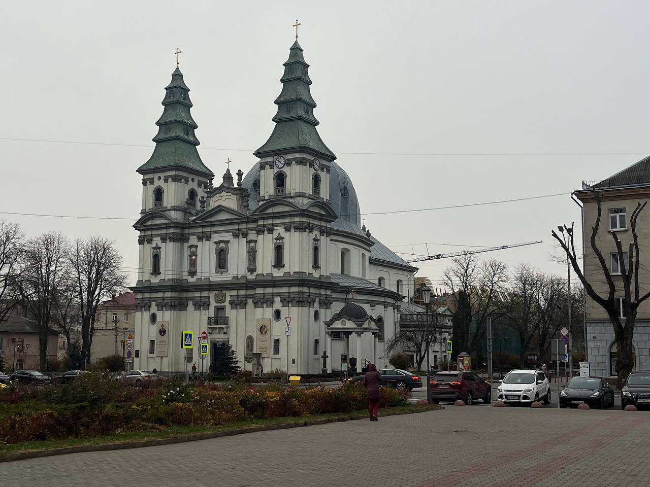 Новини Тернополя - фото з Протести стихли, а реставрація триває: на монастирі біля Катедри добудовують мансардний поверх