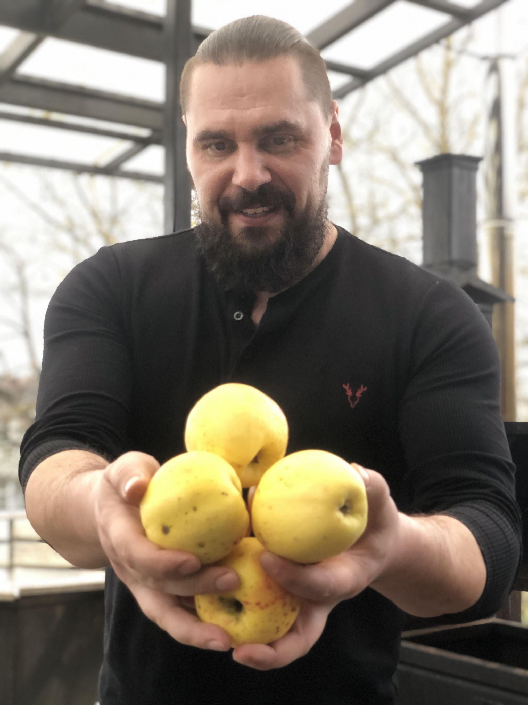 Новини Тернополя - фото з Готуємо печені яблука з язиком