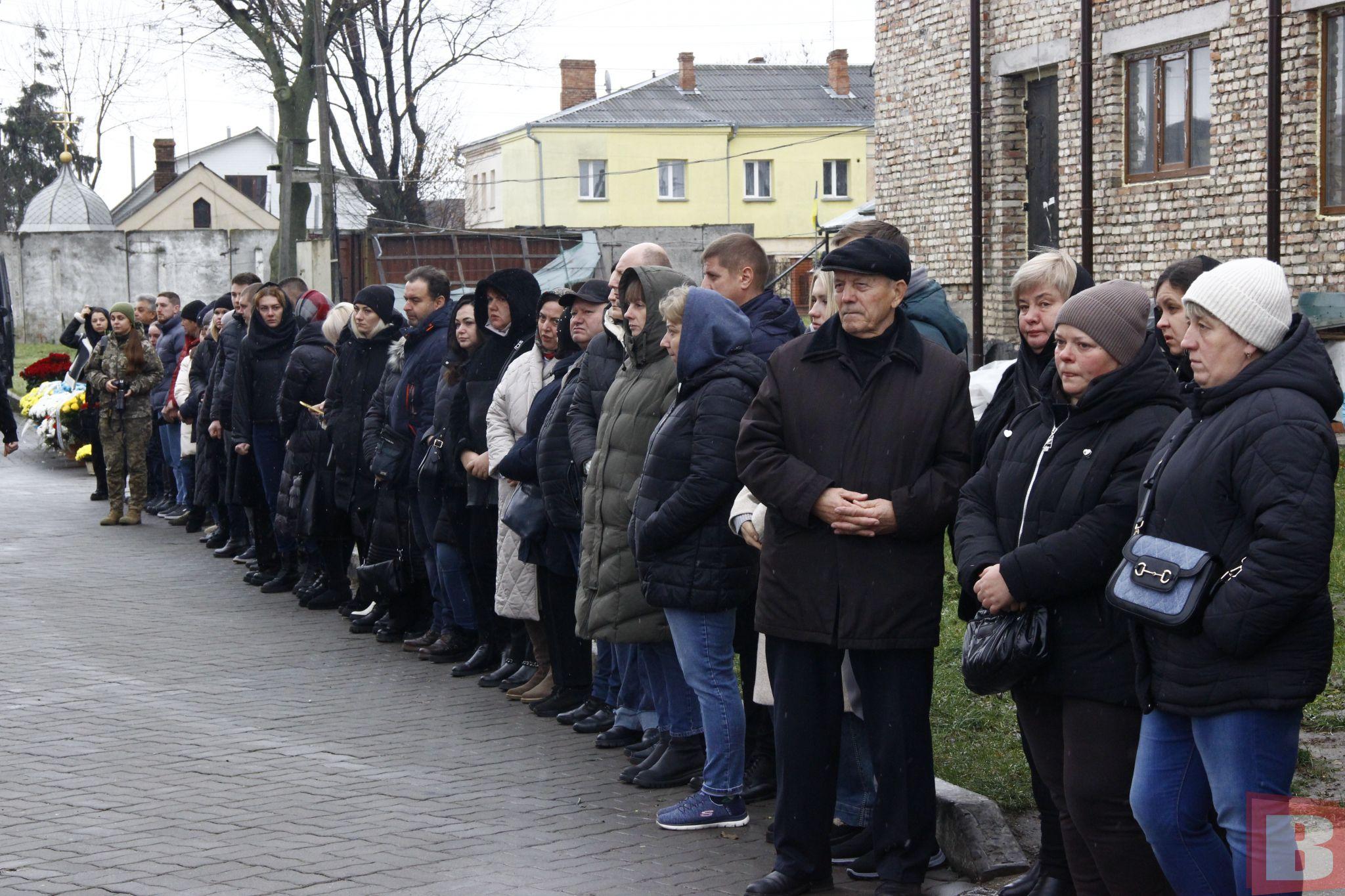 Новини Хмельницького - фото з Із полону – знову на службу: у Хмельницькому попрощалися із прикордонником Костянтином Рущиним