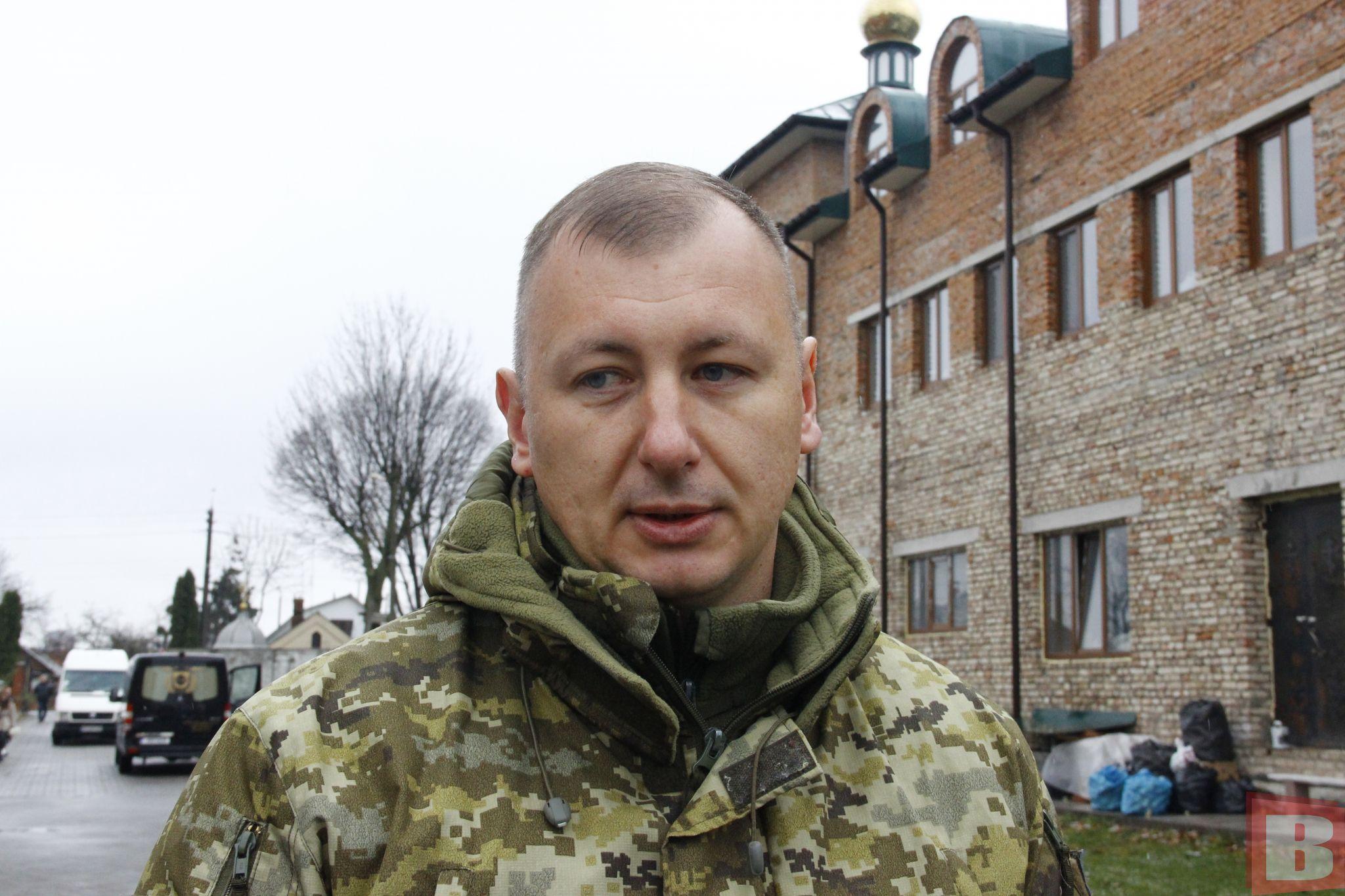 Новини Хмельницького - фото з Із полону – знову на службу: у Хмельницькому попрощалися із прикордонником Костянтином Рущиним