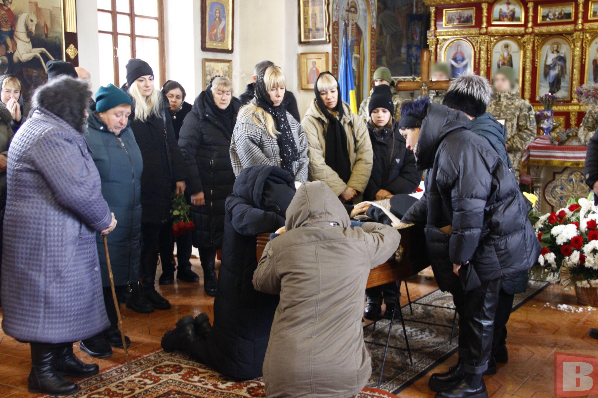 Новини Хмельницького - фото з Із полону – знову на службу: у Хмельницькому попрощалися із прикордонником Костянтином Рущиним