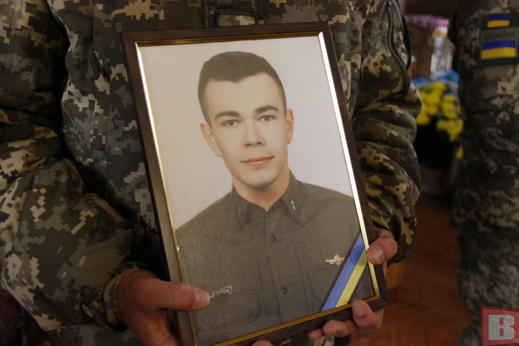 Новини Хмельницького - фото з Із полону – знову на службу: у Хмельницькому попрощалися із прикордонником Костянтином Рущиним