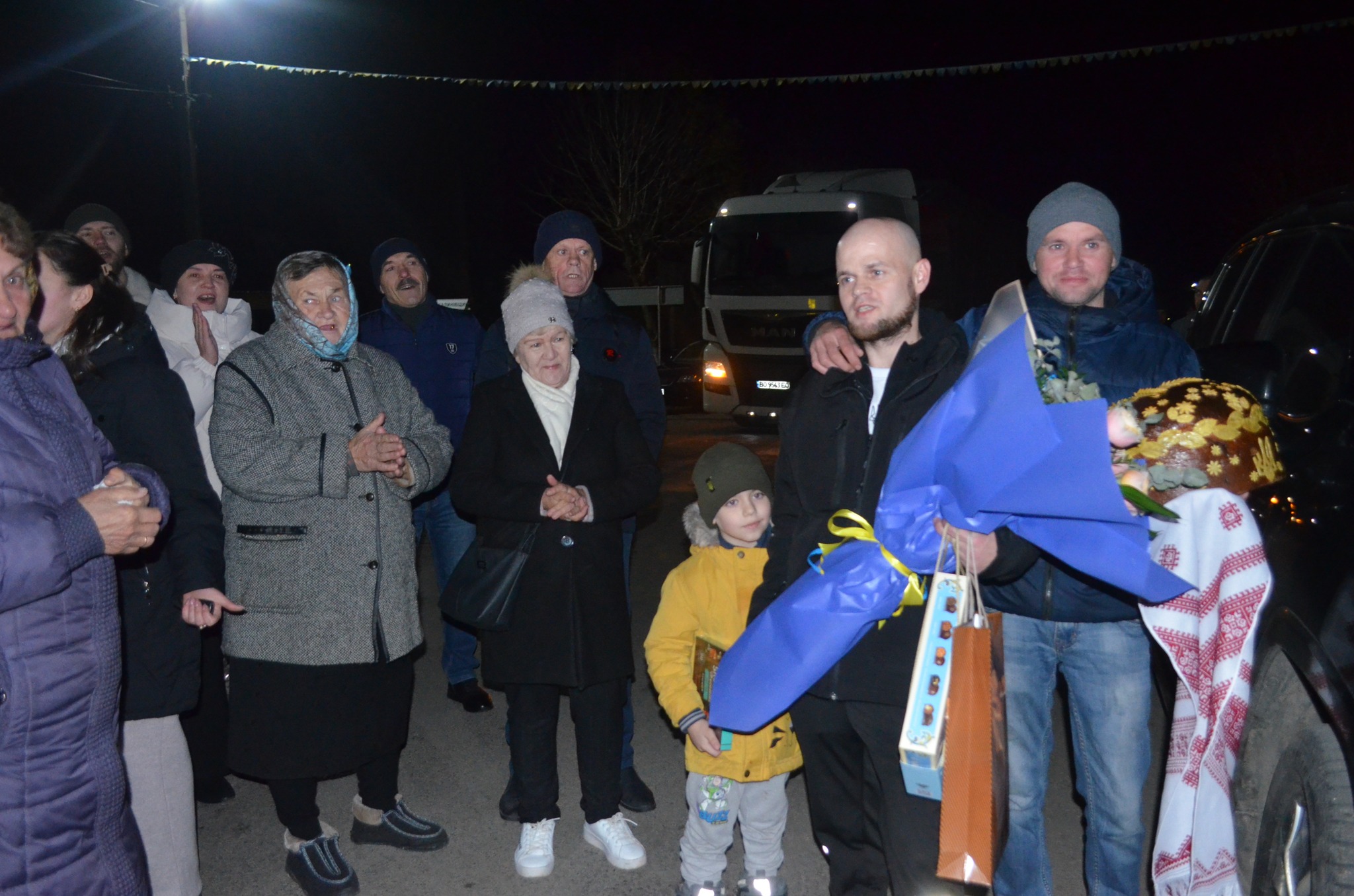 На зображенні може бути: 7 людей та текст