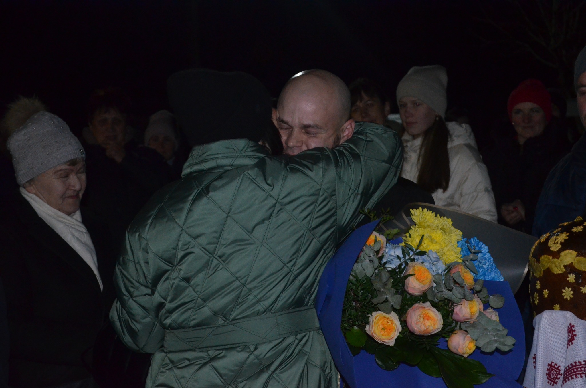 На зображенні може бути: 5 людей