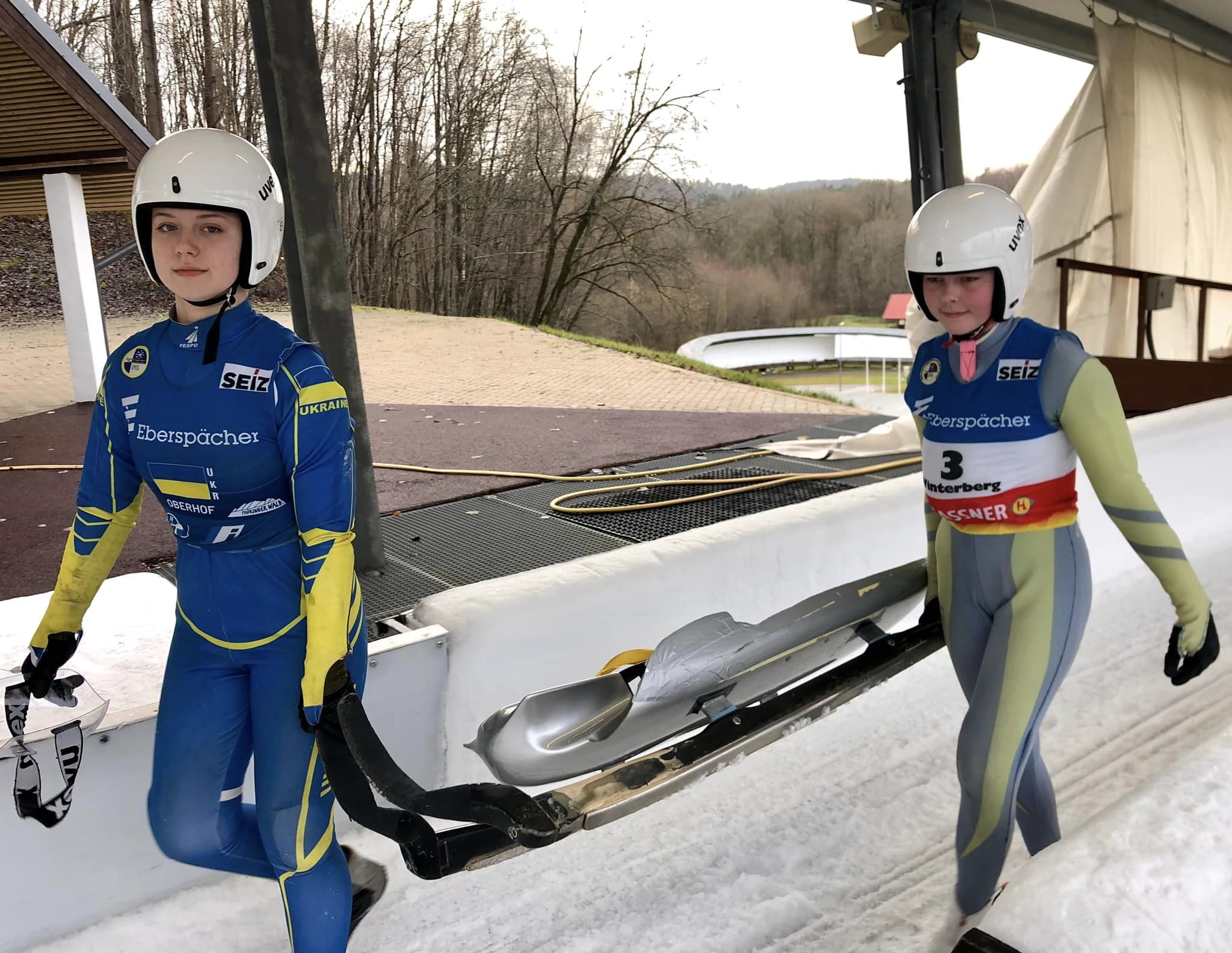 Новини Тернополя - фото з Серед найкращих юних санкарів України є спортсмени з Тернопільщини На зображенні може бути: 2 людини, гірськолижний схил та текст