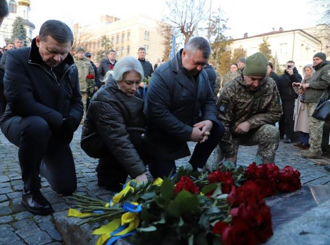 Новини Вінниці - фото з 1000 днів незламності та боротьби за свободу: у Вінниці вшанували пам’ять полеглих Героїв