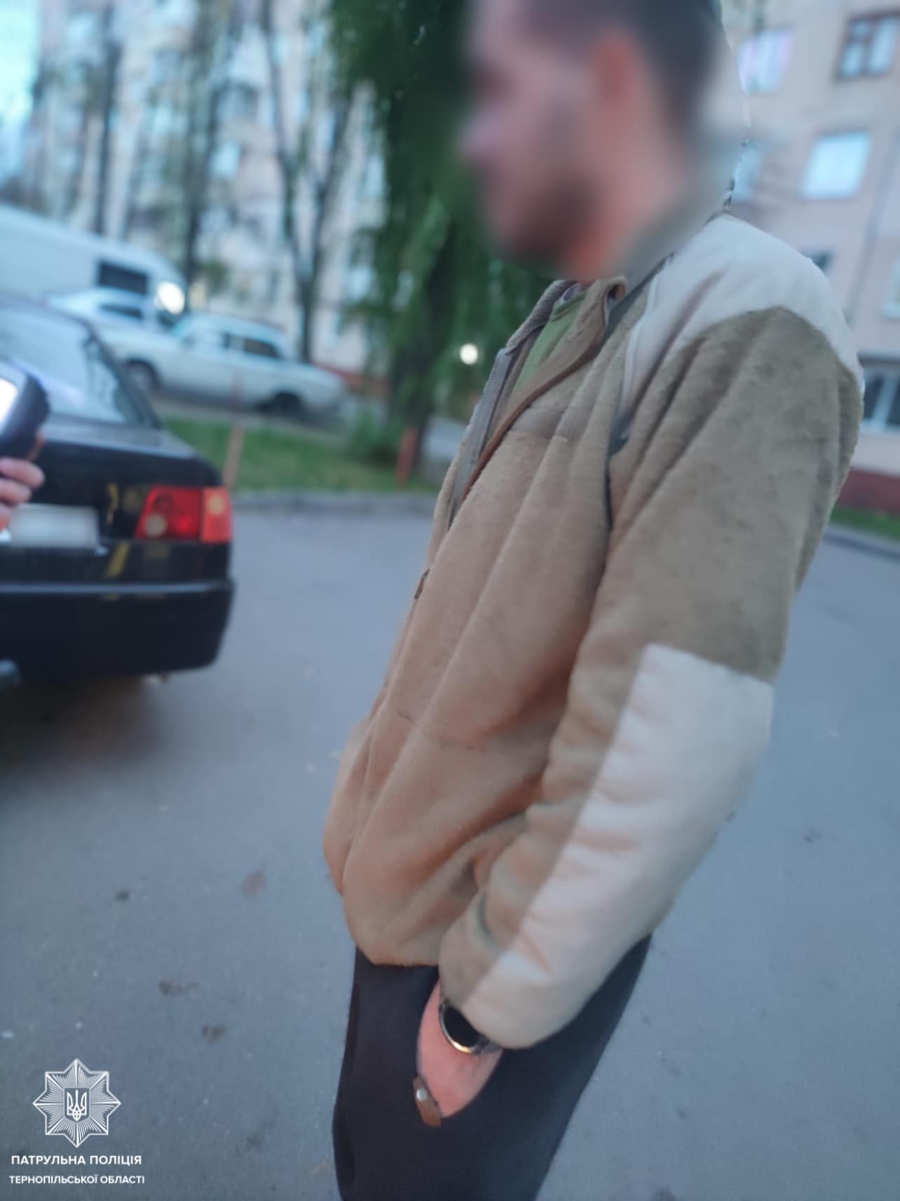 Новини Тернополя - фото з Драгер показав стрілки «в небо»: на Злуки зупинили п'яного водія