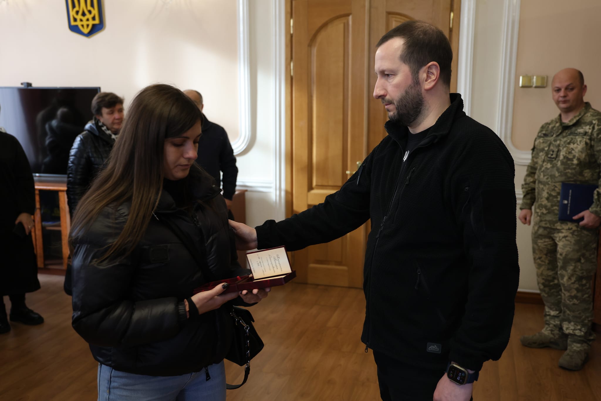 Новини Хмельницького - фото з Військових з Хмельниччини посмертно нагородили орденами Возможно, это изображение 4 человека