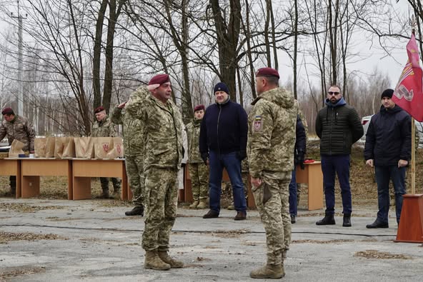 Новини Житомира - фото з З нагоди Дня Десантно-штурмових військ ЗСУ у 199-му навчальному центрі ДШВ ЗСУ відбулися урочистості