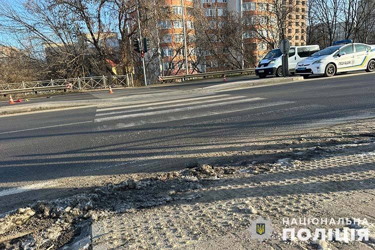 Новини Тернополя - фото з На Будного автомобіль збив жінку, яка переходила дорогу: вона загинула на місці у тернополі на пішохідному переході водій автомобіля збив жінку