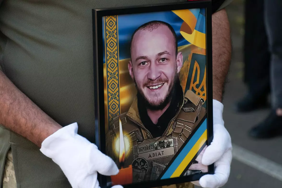 Новини Хмельницького - фото з Трьох військових з Хмельниччини відзначили посмертно. Імена