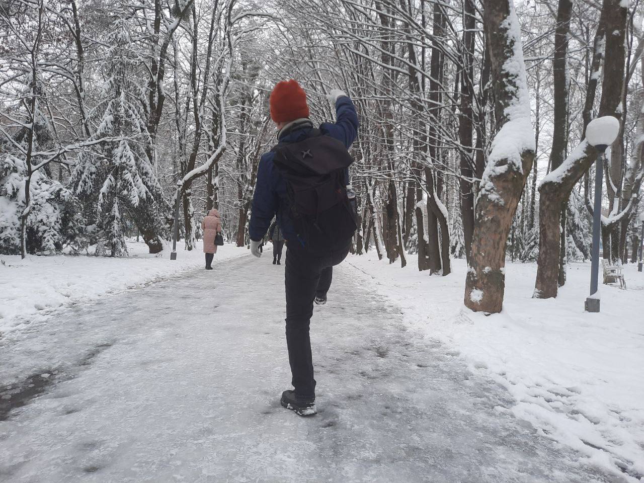 Новини Вінниці - фото з Зимове питання: хто має прибирати сніг та посипати дороги у вашому дворі?