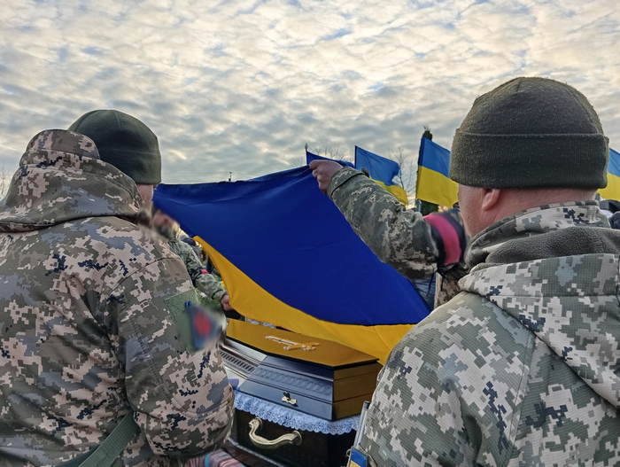 Новини Хмельницького - фото з На Хмельниччину «на щиті» повернулись троє героїв. Хто вони