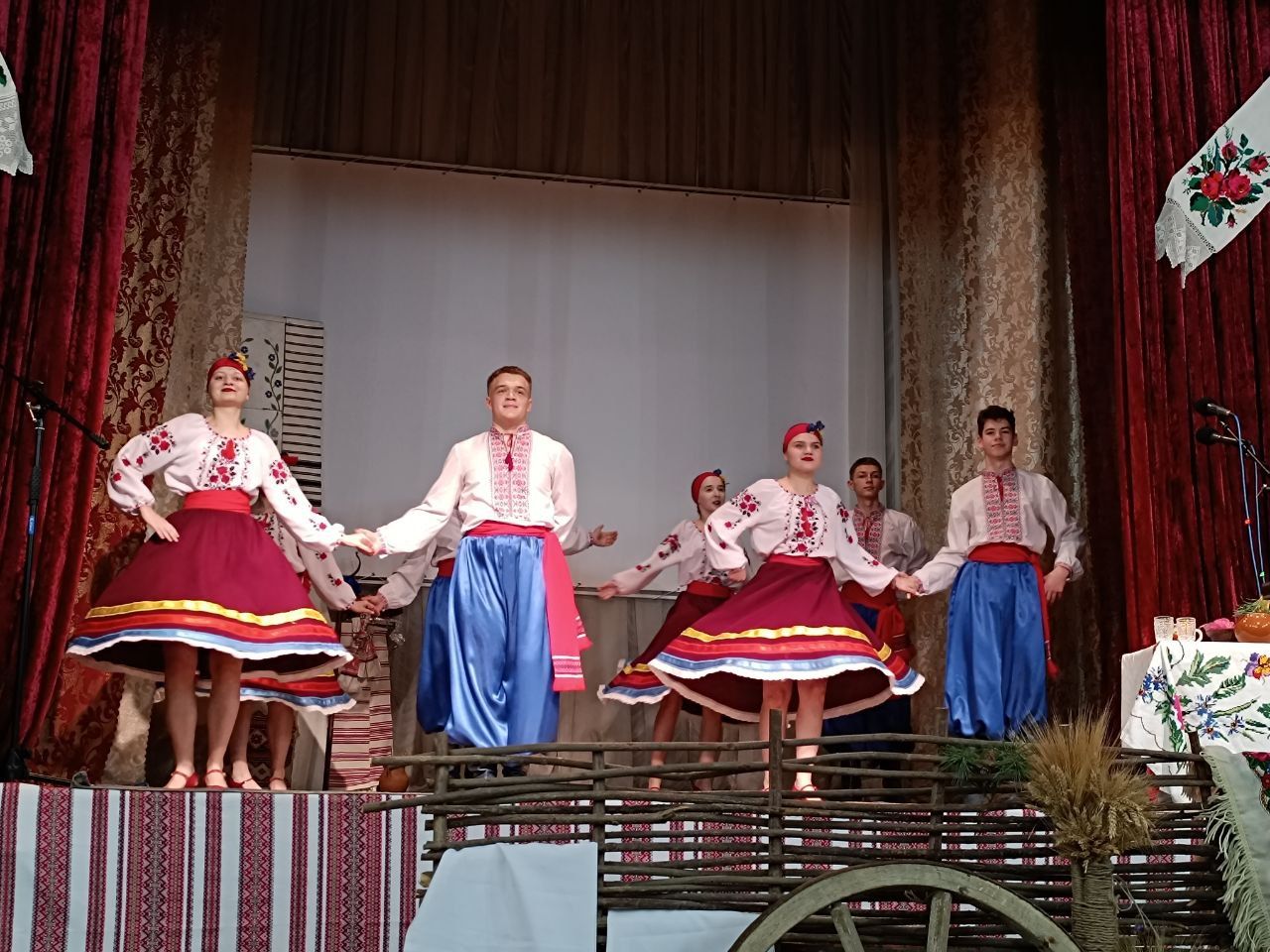 Новини Вінниці - фото з «Відчуття, що стаємо однією родиною»: у вінницькому техколеджі провели Андріївські вечорниці