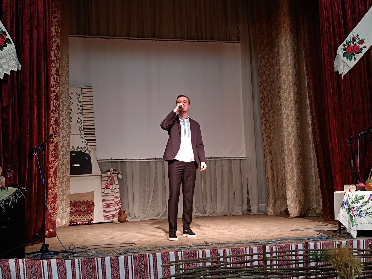 Новини Вінниці - фото з «Відчуття, що стаємо однією родиною»: у вінницькому техколеджі провели Андріївські вечорниці