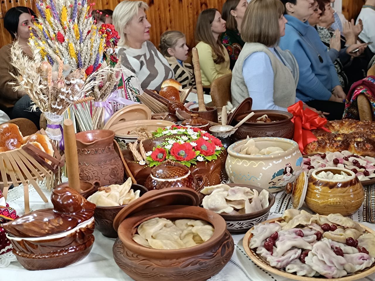 Новини Вінниці - фото з «Відчуття, що стаємо однією родиною»: у вінницькому техколеджі провели Андріївські вечорниці