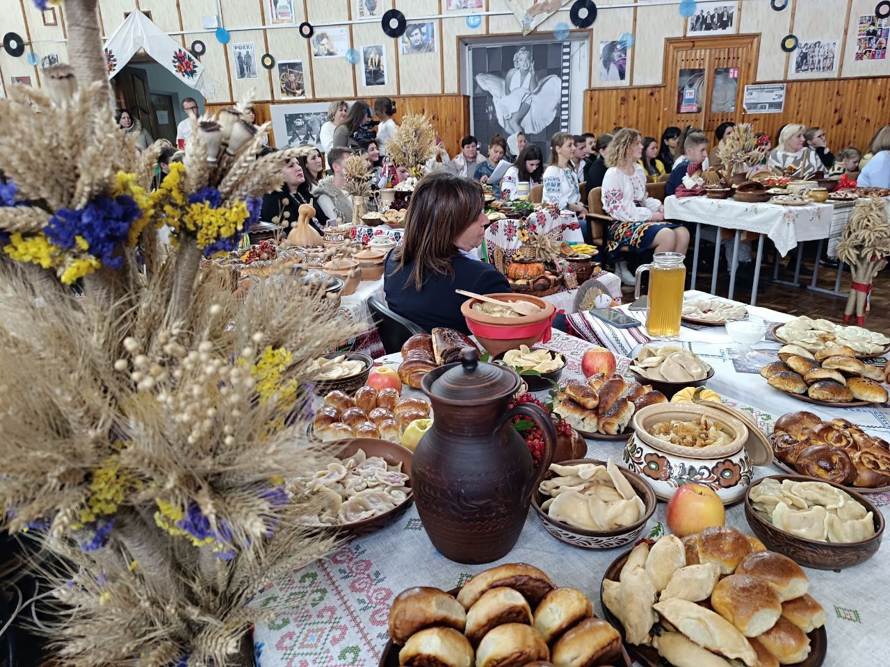 Новини Вінниці - фото з «Відчуття, що стаємо однією родиною»: у вінницькому техколеджі провели Андріївські вечорниці