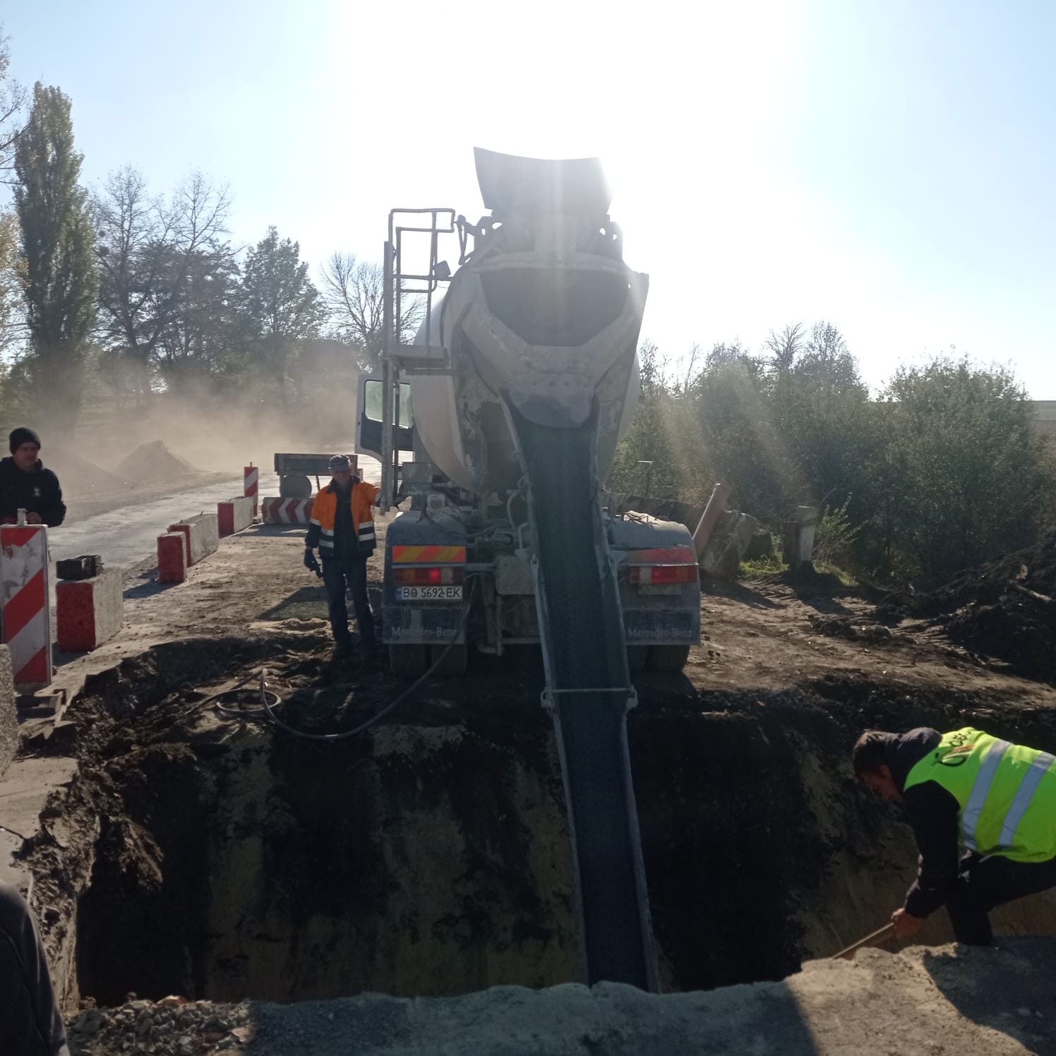 На зображенні може бути: 3 людини