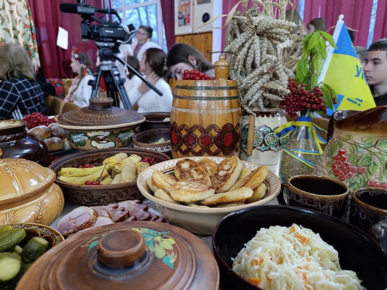 Новини Вінниці - фото з «Відчуття, що стаємо однією родиною»: у вінницькому техколеджі провели Андріївські вечорниці