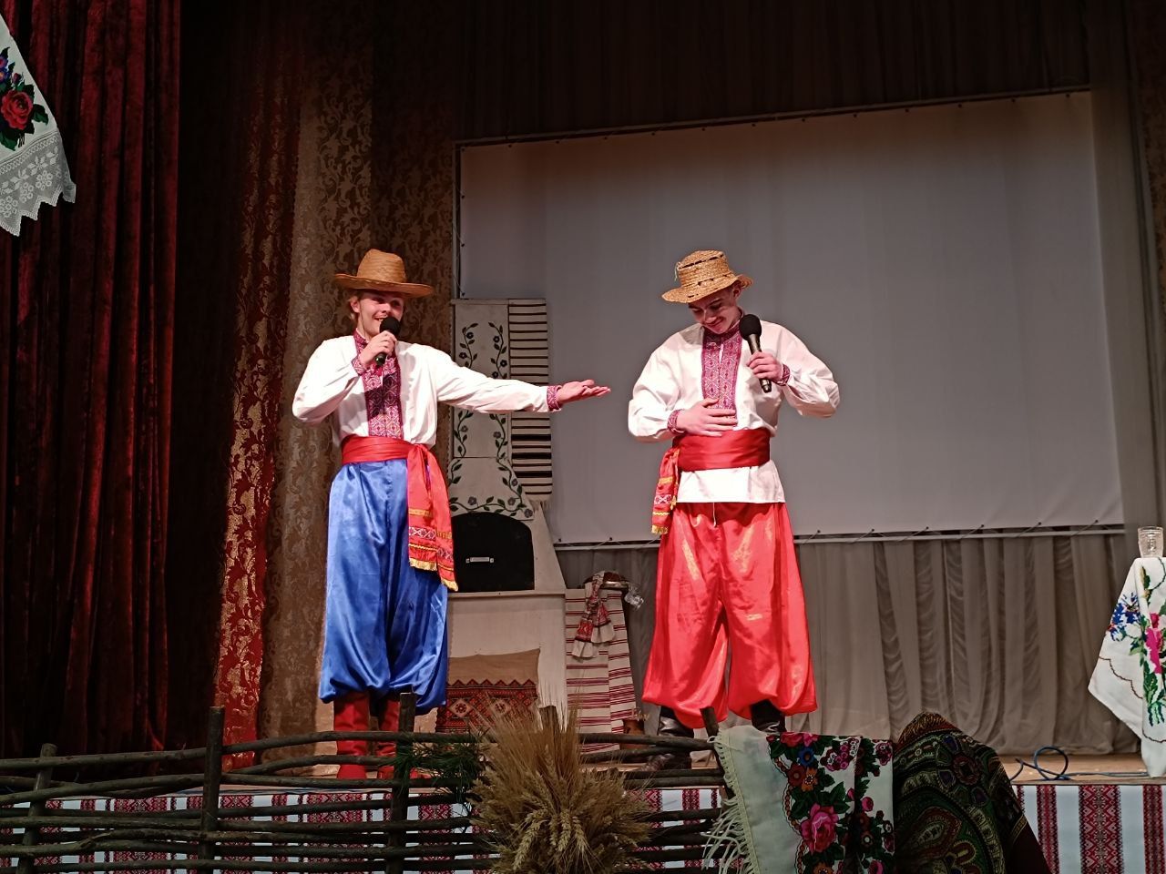 Новини Вінниці - фото з «Відчуття, що стаємо однією родиною»: у вінницькому техколеджі провели Андріївські вечорниці