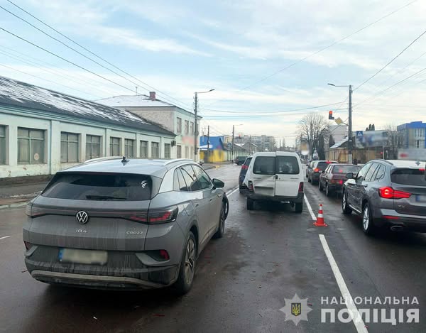 Новини Житомира - фото з У потрійній ДТП на проспекті Незалежності травмовано водія легковика