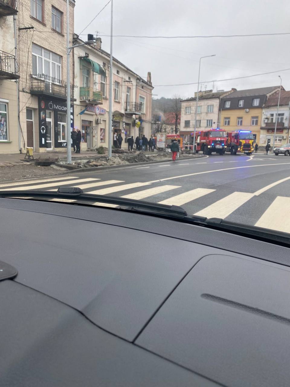 Новини Тернополя - фото з У центрі Теребовлі горять три магазини