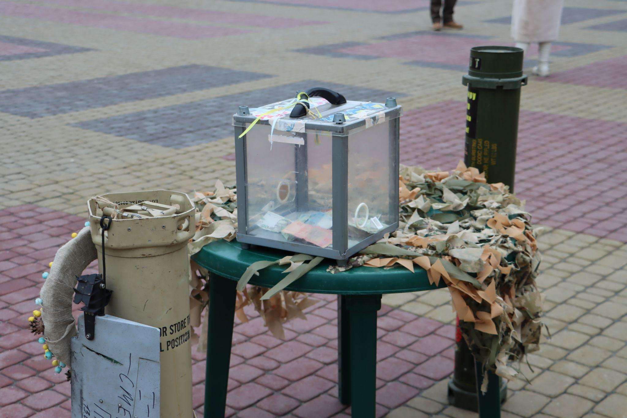Новини Тернополя - фото з На Театральному майдані збирають гроші на дрони для ЗСУ