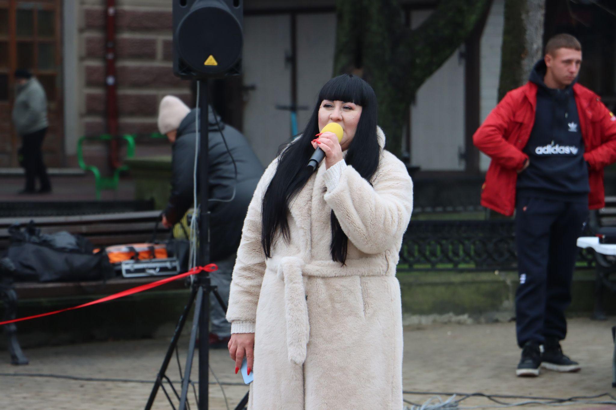 Новини Тернополя - фото з На Театральному майдані збирають гроші на дрони для ЗСУ